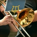 ホーンセクションを構成する楽器の音域を学ぼう!移調楽器の仕組み・記譜も解説!